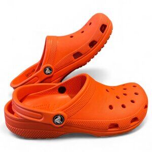 Crocs Classic Clogs – Orange – Men’s 7 / Women’s 9 – Excellent